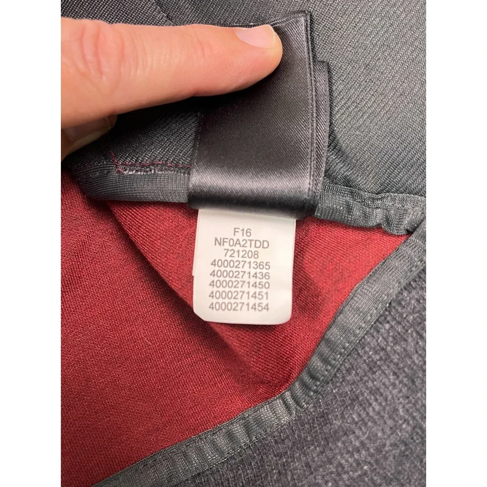 The North Face Men's Large Garnet Gray Full Zip Jacket Dual Pockets Mock Neck‎